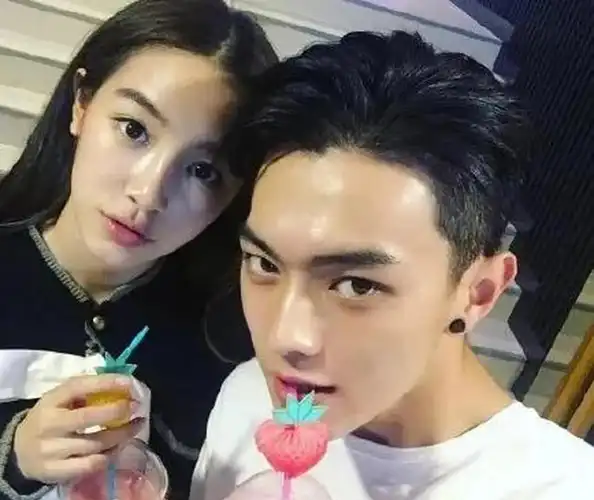 另外,他以前确实和白鹿关系很好,但分手后,许凯想亲自找回白鹿,但白鹿