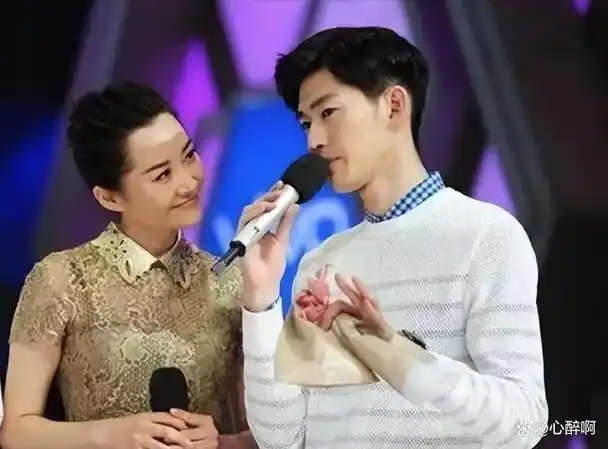 魅力女神许晴才华与颜值兼备越老越迷人现54岁仍单身