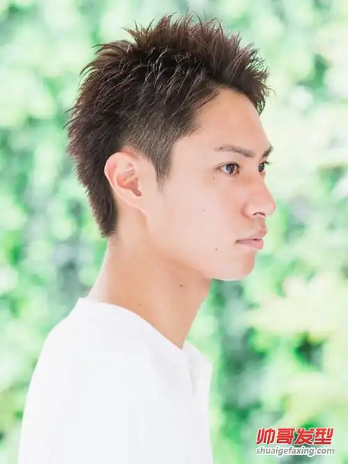 男生三七分短发发型 男人偏分发型图片(4)