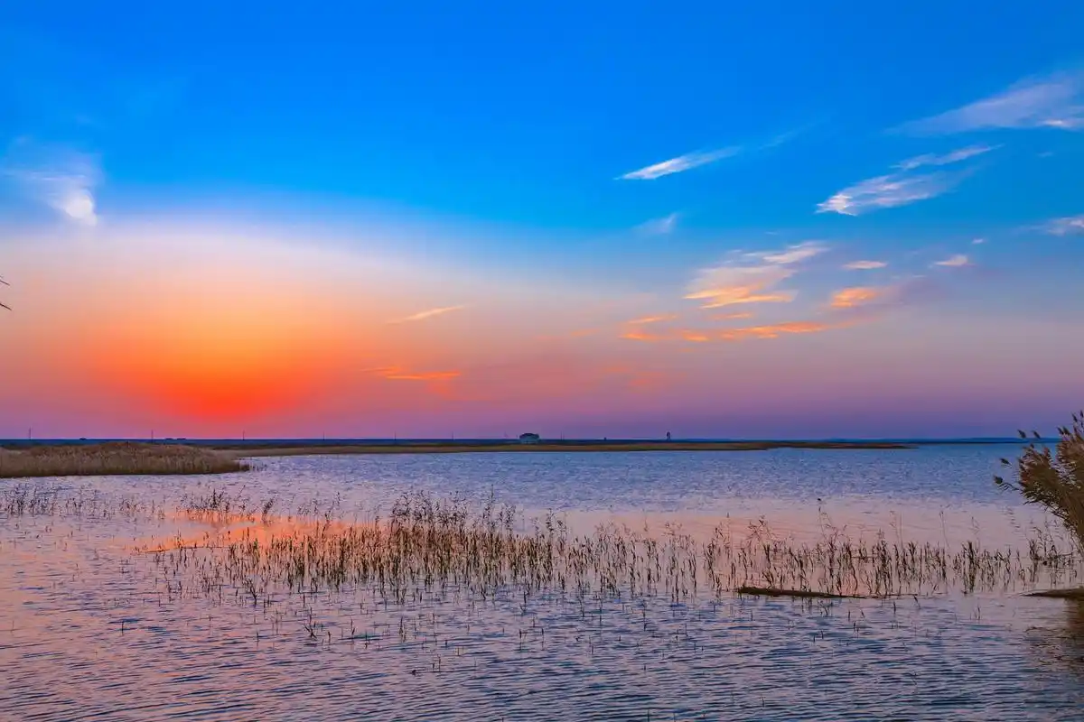 江苏骆马湖旅游度假区,坐落宿迁北部,依湖而建.