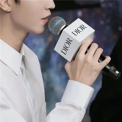 最新超好看的王俊凯手的图片合集 手控档真的好爱哦