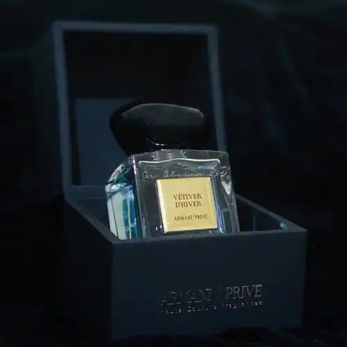 易烊千玺一个买香水的理由