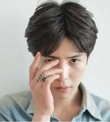 男生中分发型怎么剪好看自然潇洒的中分发型怎么梳