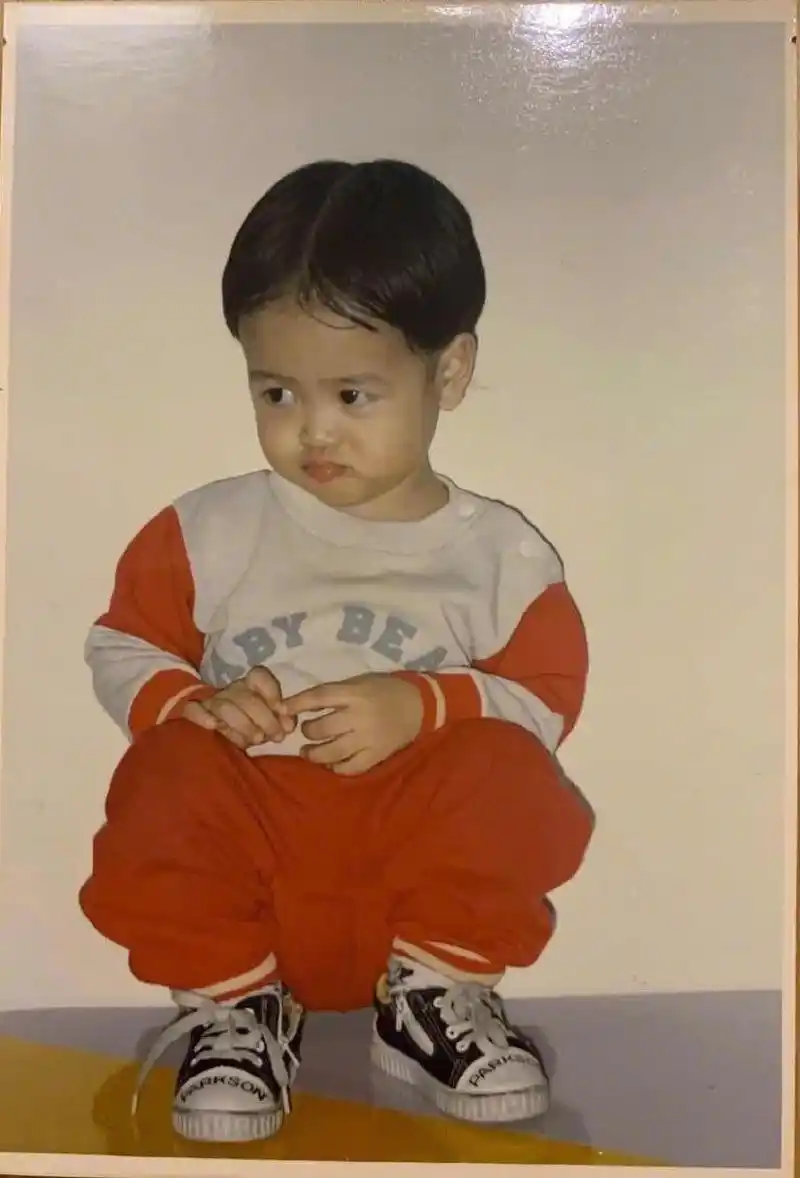 有些人,是从小就好看 而有些人是从小就可(zuo)爱(zuo) 就想问以下几