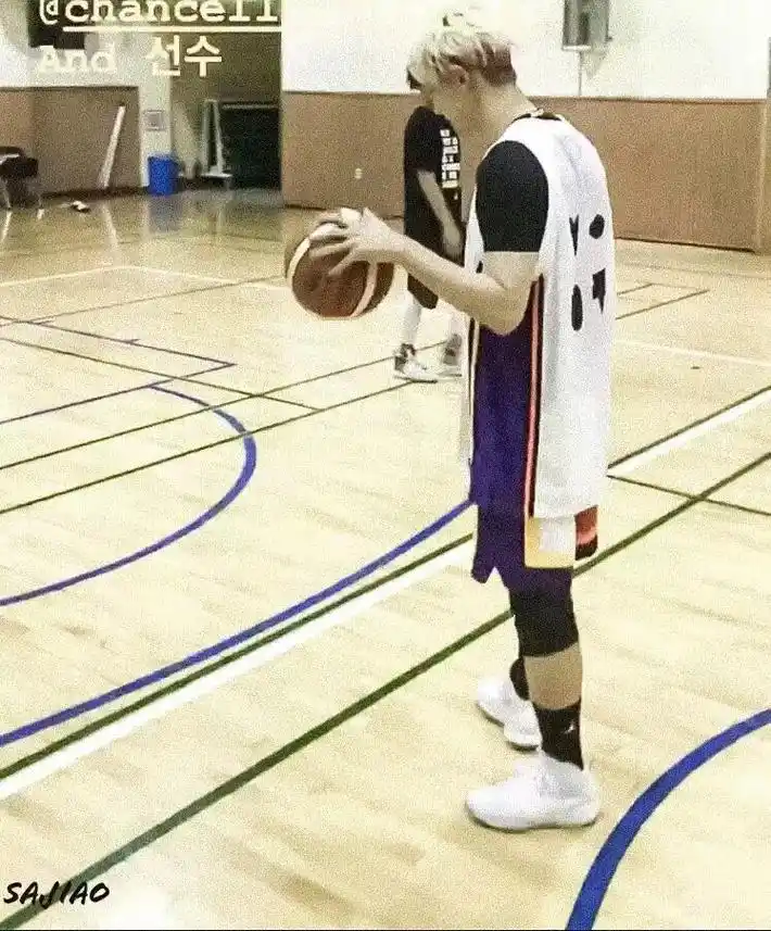 朴灿烈 六一儿童节和男朋友去打球了 男朋友打球的样子真的好 - 抖音