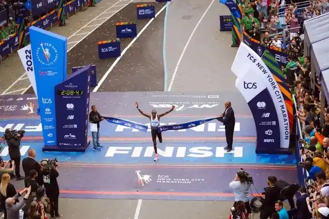 2022纽约马拉松丨切贝特20841获得同年大满贯第二冠洛克迪首马22323即