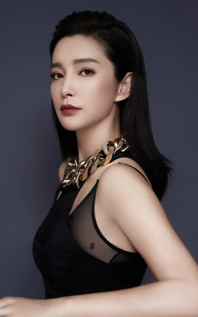 不老女神李冰冰,优雅性感,国际范十足