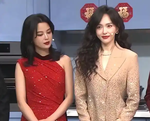 关晓彤浮粉,唐嫣憔悴,刘诗诗法令纹抢镜_腾讯新闻