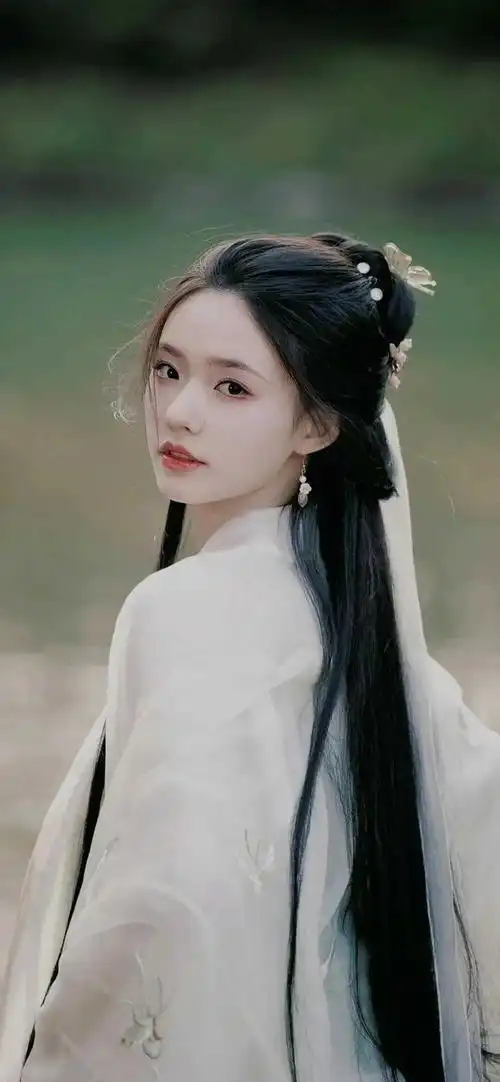 精选高清明星壁纸林允