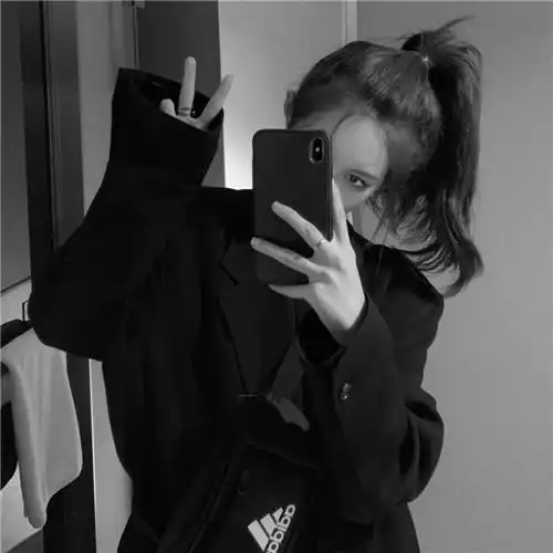 女生冷酷无情霸气黑白头像图片