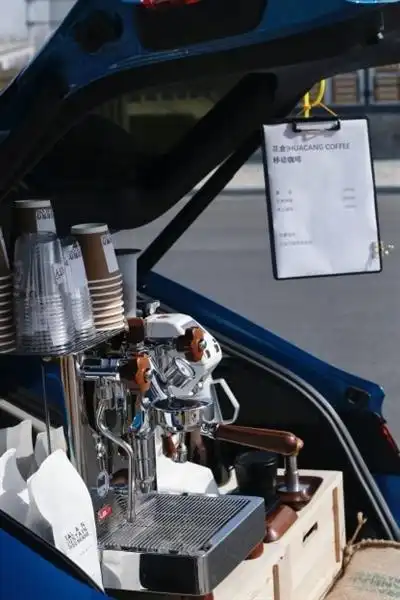 移动咖啡车遇见咖啡更为遇见你