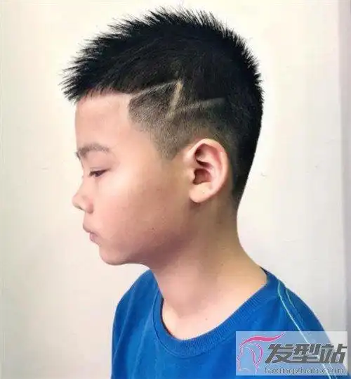 小男孩发型帅气两边铲儿童铲青雕刻发型大全