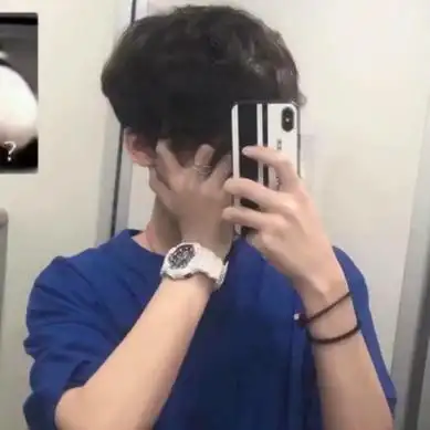 男生用手机挡脸头像高清帅气男生拿手机挡住脸的头像图片