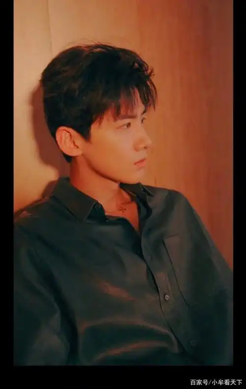 白敬亭杂志合集,皮肤白皙身材超好