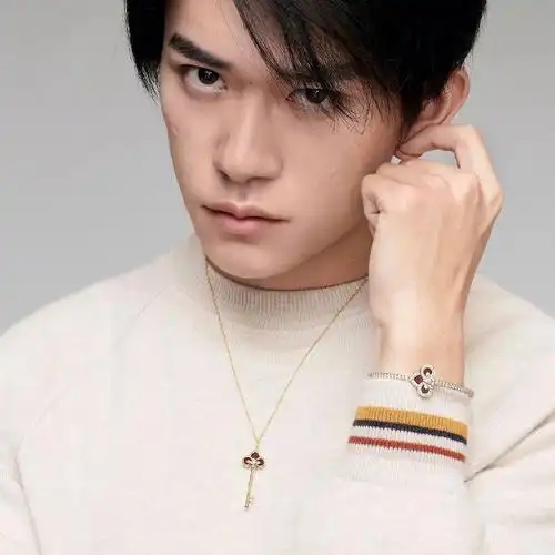 易烊千玺蒂芙尼