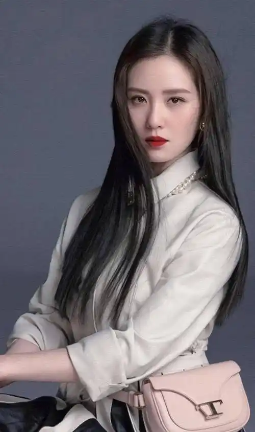 还是最喜欢刘诗诗的短发造型,特别是这款波波头,宋茜也爱得不行_位置