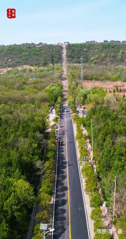 拍摄地点:平顶山山顶公园上山道路