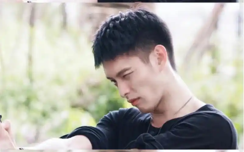 曹佑宁剧情真的是无力吐槽但是历腾这个颜真的是哇真硬汉