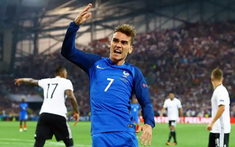 4年前的今天格列兹曼双响欧洲杯半决赛法国20复仇德国