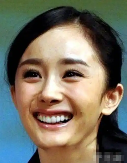 刘亦菲笑起来好丑气质全毁没眼看原来这才是她面瘫的原因