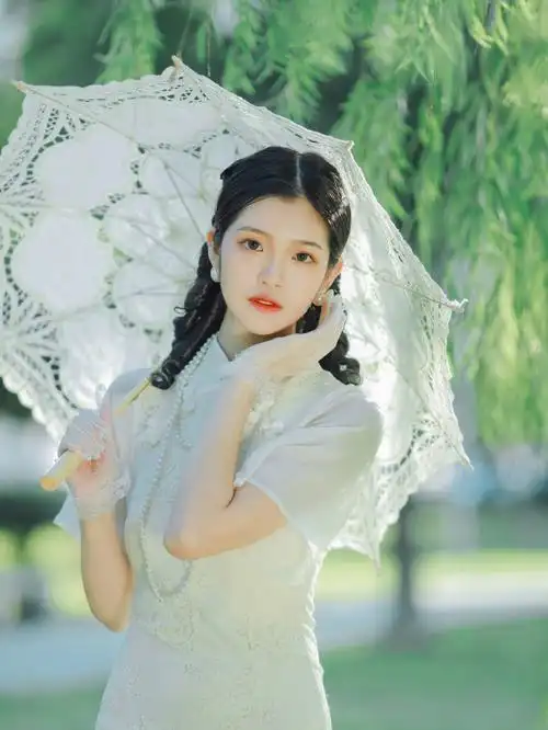 民国富家千金感最近都在仿周幼琳穿搭其实白秀珠穿搭才更适合中国女孩