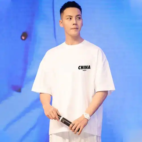 热销陈伟霆同款_港潮牌陈伟霆同款t恤港风宽松大码情侣体恤日系简约