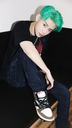 热门综艺《偶像练习生》歌手,演员王琳凯小鬼,爆帅照片更新