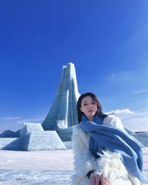 张馨予新商务即将官宣##张馨予美貌##张馨予解析一下拍照角度