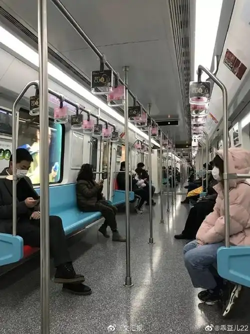 地铁人多不多?高架堵不堵?直击上海复工首日!