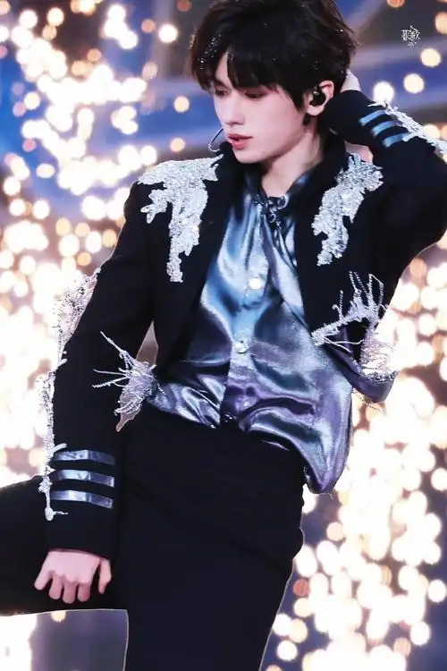 宋亚轩闪钻西装##宋亚轩你好闪