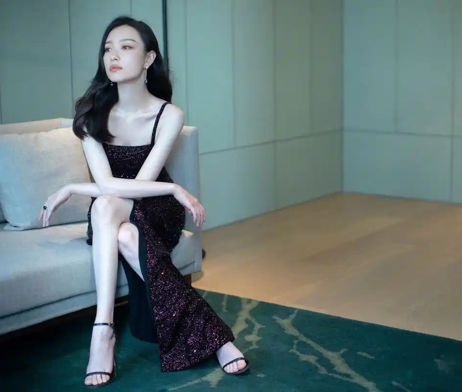 简介:倪妮冷艳又性感活动照图片,分享一组倪妮图片给大家,图中的明星