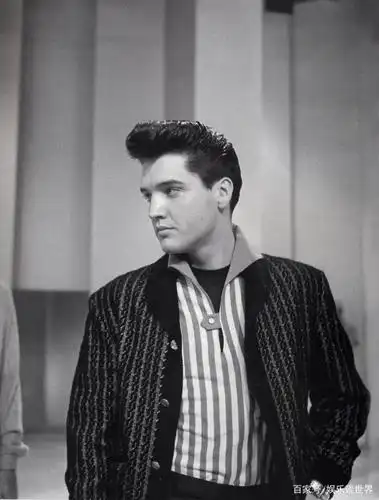 老照片:猫王埃尔维斯·普雷斯利