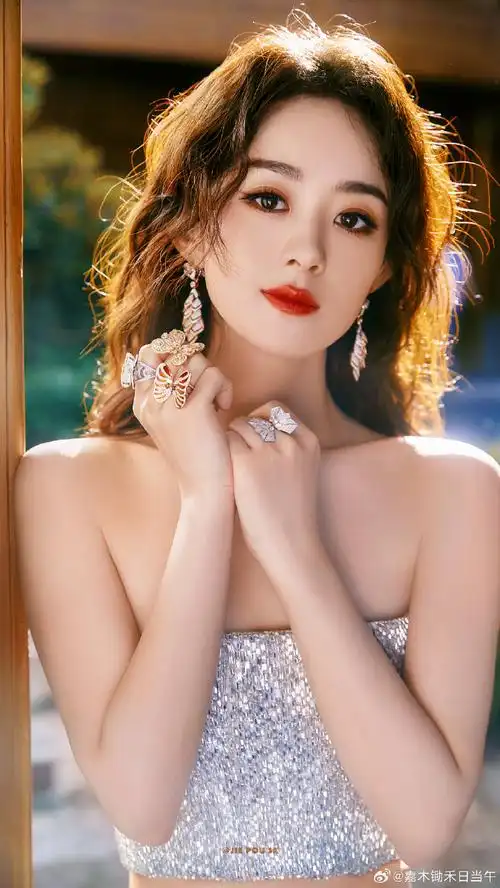 齐刘海的赵丽颖