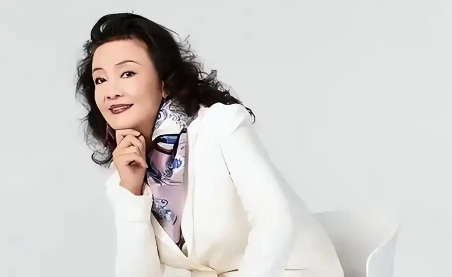 张兰回应汪小菲恋爱出金句:结了婚的更要恋爱,重新定义恋爱两字