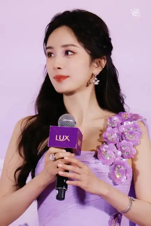 杨幂##杨幂丁香花仙子##杨幂力士洗护发大中华区代言人#  公主