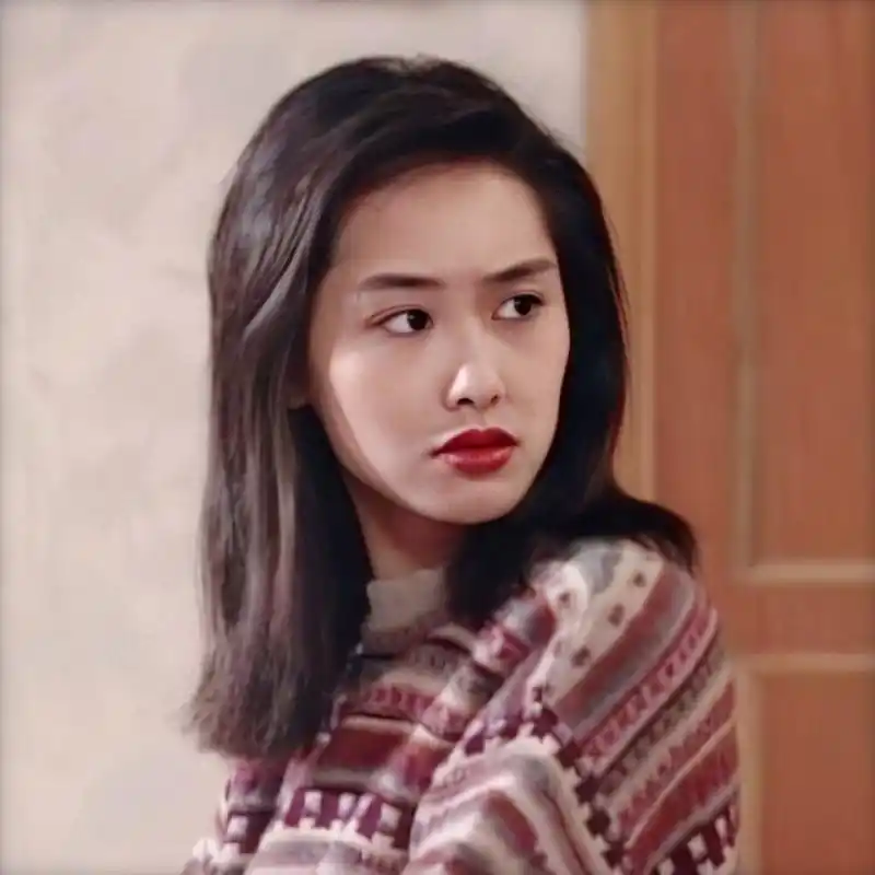 1991年,朱茵参演电影《逃学威龙2》开启演艺道路.