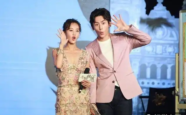 李一桐,于正 图片来源:视觉中国