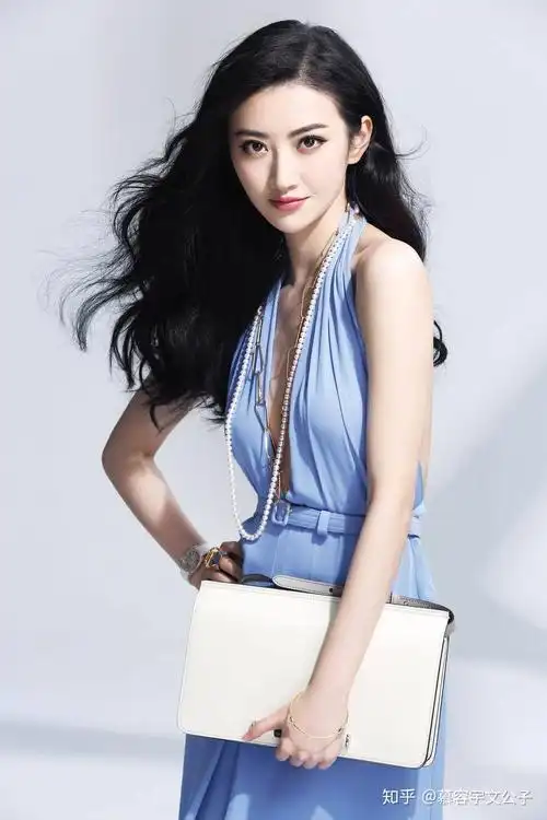 1992年5月2日出生于新疆乌鲁木齐市,中国内地影视女演员,平面模特