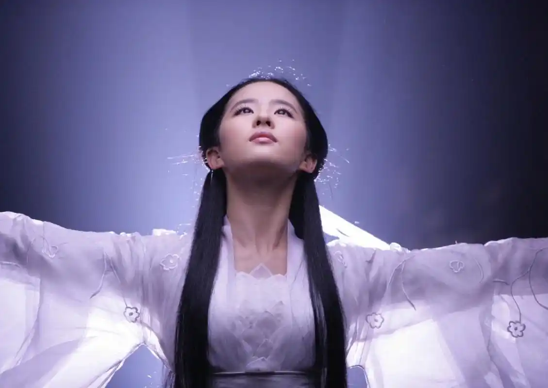 看过很多版本的神雕侠侣,唯有刘亦菲演的小龙女这个版本最经典,不管看