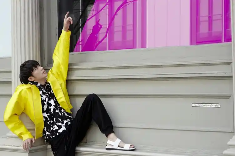 赛克西先生徐开骋最新纽约街头亮眼大片_时尚美图_娱乐频道