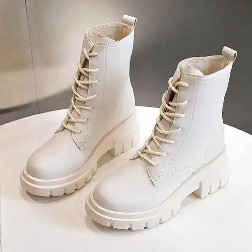 特价白色靴子女春秋短靴 百搭_白色靴子女春秋薄款马丁靴英伦2020新网