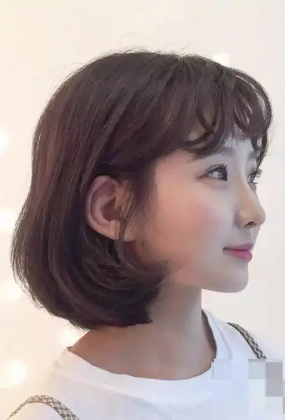 女孩子齐头发梳什么头漂亮 学生头这样打理最洋气 - 发型设计 - 辣妈