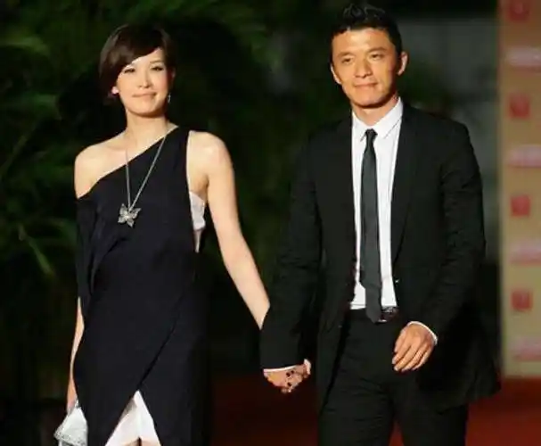 嫁豪门还红杏出墙,"夜宿"冯小刚,美女主持沈星魅力有多大?