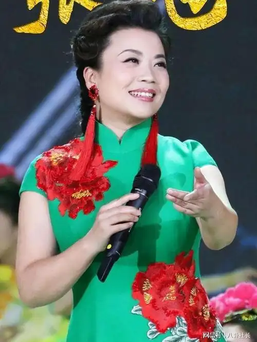 著名歌唱家张也曾27次登上春晚舞台如今54岁却依旧单身