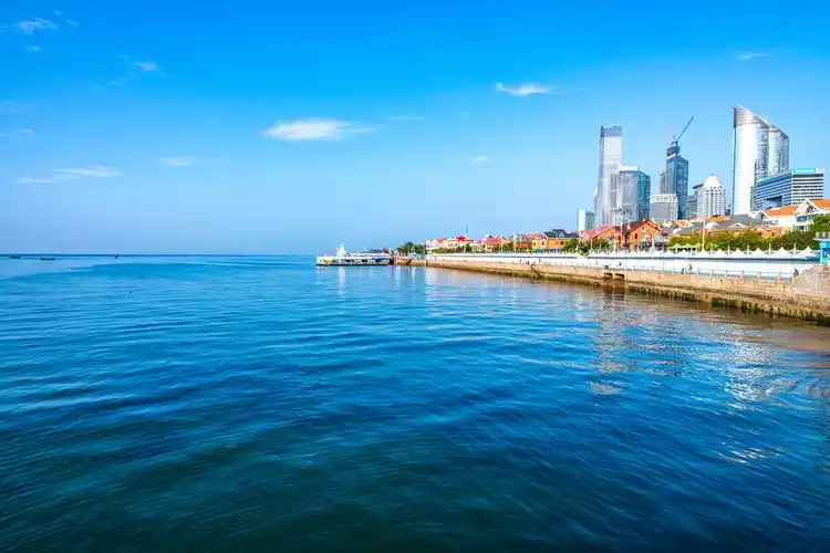 山东青岛五四广场海滨海岸城市建筑自然风光