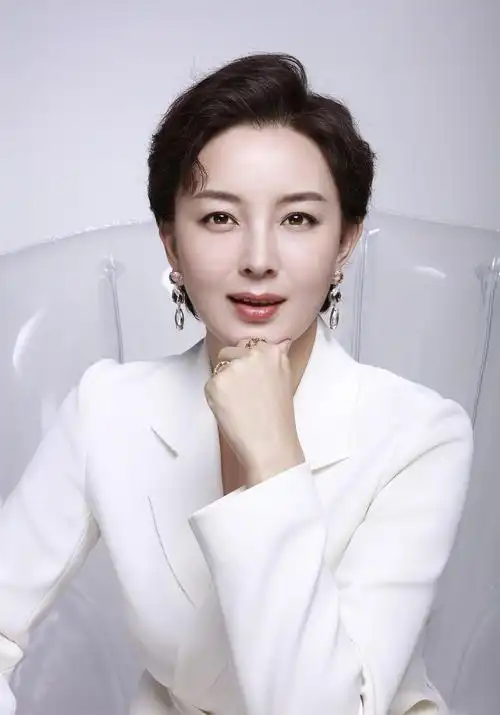 与牛子藩zifanniu合作2次以上的影人