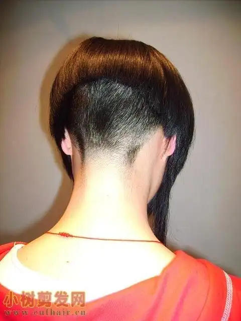 看川师妹妹如何先剪bob后剃板寸的43