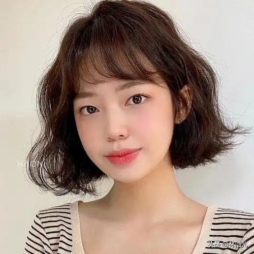 2021年短发最新烫发型女(烫发造型2022年最新款女图片)-天晟网