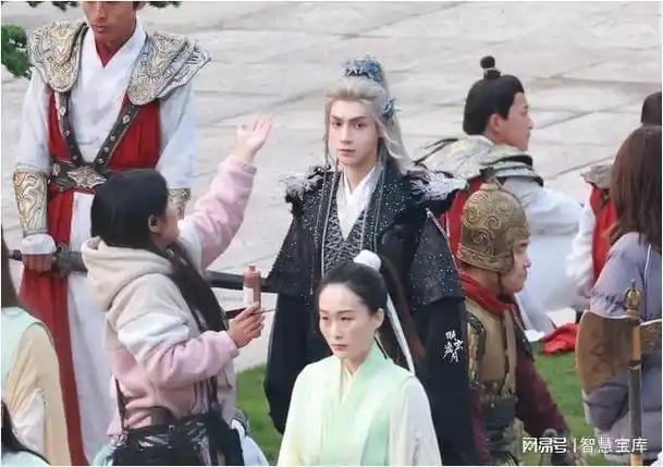 20娱新瓜 迪丽热巴 肖战 任嘉伦 白鹿 罗云熙 邓为 娜扎|女明星|古力