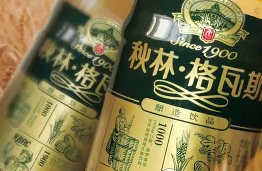 格瓦斯是以山花蜜,啤酒花,谷物,浆火,白糖,黑糖等天然物质为原料,经多